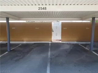 Photo #3: 2082960 Listing