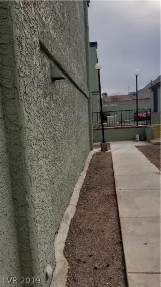 Photo #3: 2082979 Listing