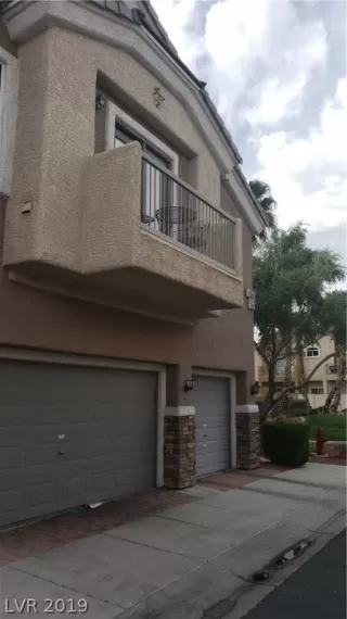 Photo #2: 2082991 Listing