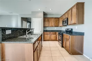 Photo #1: 2082997 Listing 