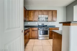 Photo #5: 2082997 Listing 