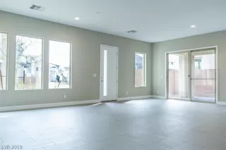 Photo #5: 2083000 Listing 