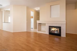 Photo #3: 2083027 Listing 