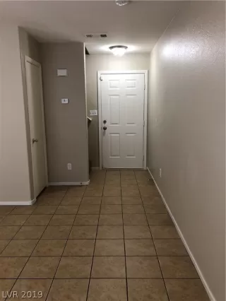 Photo #2: 2083032 Listing