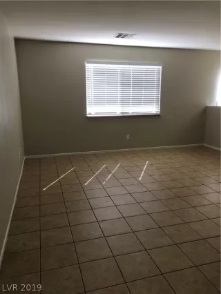 Photo #3: 2083032 Listing