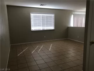 Photo #4: 2083032 Listing