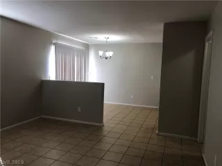 Photo #5: 2083032 Listing