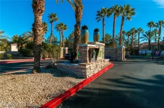 Photo #1: 2083067 Listing