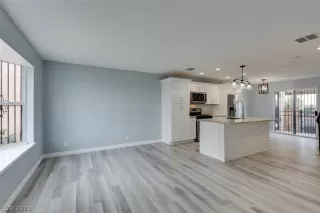 Photo #2: 2083132 Listing 