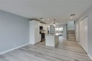 Photo #4: 2083132 Listing 