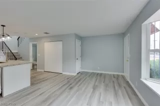 Photo #6: 2083132 Listing 