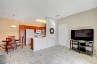 Photo #5: 2083165 Listing 