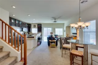 Photo #3: 2083184 Listing