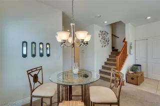 Photo #5: 2083184 Listing