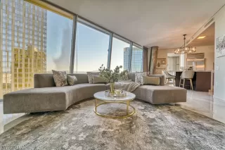 Photo #3: 2083203 Listing