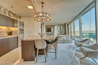 Photo #4: 2083203 Listing