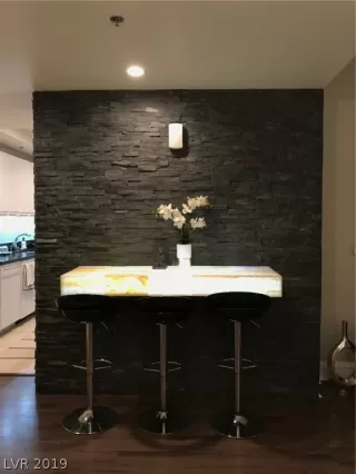 Photo #2: 2083210 Listing 