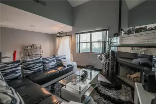 Photo #4: 2083241 Listing