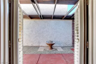 Photo #4: 2083311 Listing