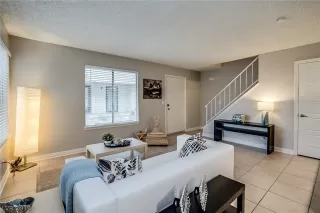 Photo #2: 2083319 Listing