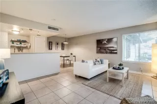 Photo #3: 2083319 Listing