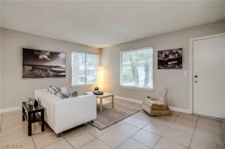 Photo #4: 2083319 Listing