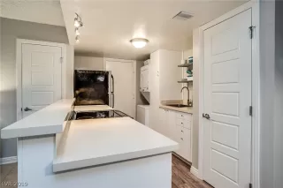 Photo #6: 2083319 Listing