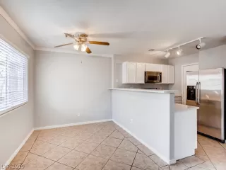 Photo #3: 2083342 Listing