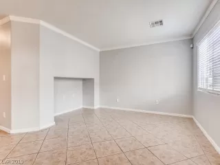 Photo #4: 2083342 Listing