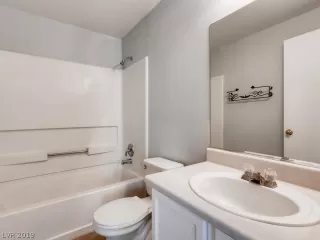 Photo #6: 2083342 Listing