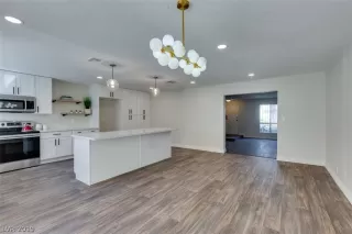 Photo #2: 2083400 Listing