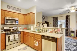 Photo #4: 2083401 Listing 