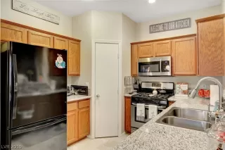 Photo #5: 2083401 Listing 