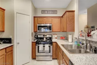 Photo #6: 2083401 Listing 