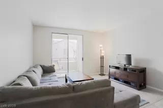 Photo #4: 2083428 Listing