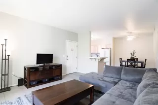 Photo #6: 2083428 Listing