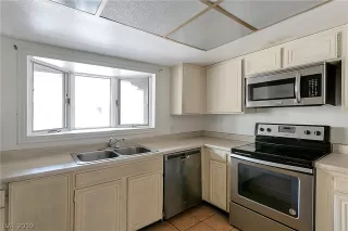 Photo #5: 2083448 Listing 