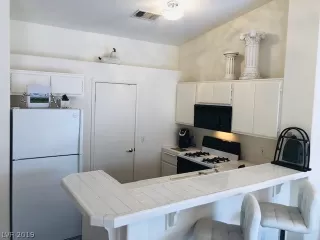 Photo #5: 2083554 Listing 