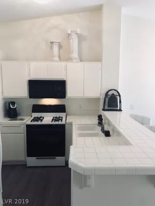 Photo #6: 2083554 Listing 