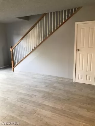 Photo #3: 2083561 Listing 