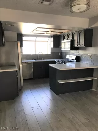 Photo #5: 2083561 Listing 