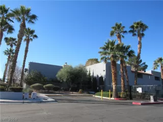 Photo #4: 2083599 Listing