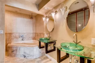 Photo #1: 2083618 Listing 