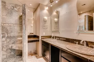 Photo #2: 2083618 Listing 