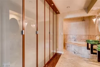 Photo #3: 2083618 Listing 