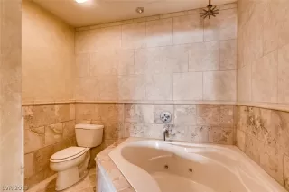 Photo #4: 2083618 Listing 