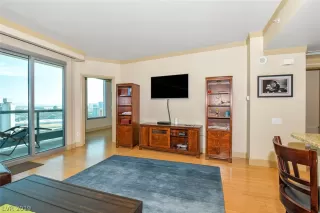 Photo #3: 2083663 Listing 