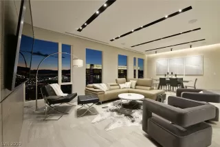 Photo #2: 2083721 Listing 