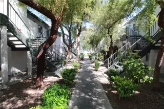 Photo #2: 2083733 Listing 