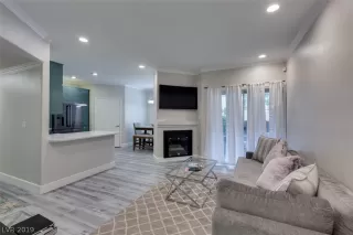 Photo #4: 2083783 Listing 